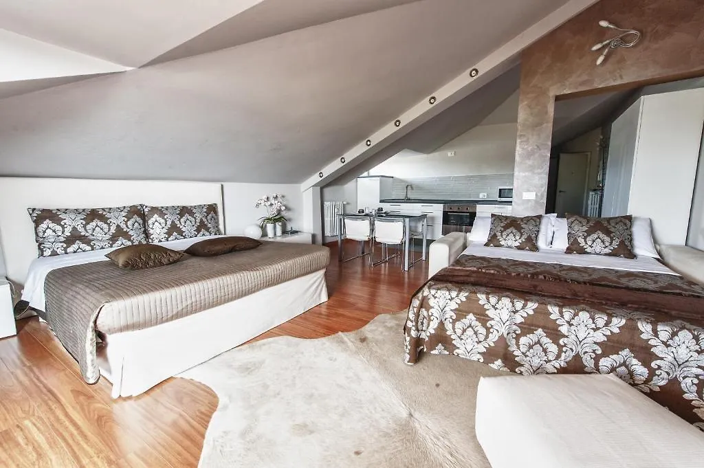 דירות ברגמו Cute & Cozy Terrace 0*,