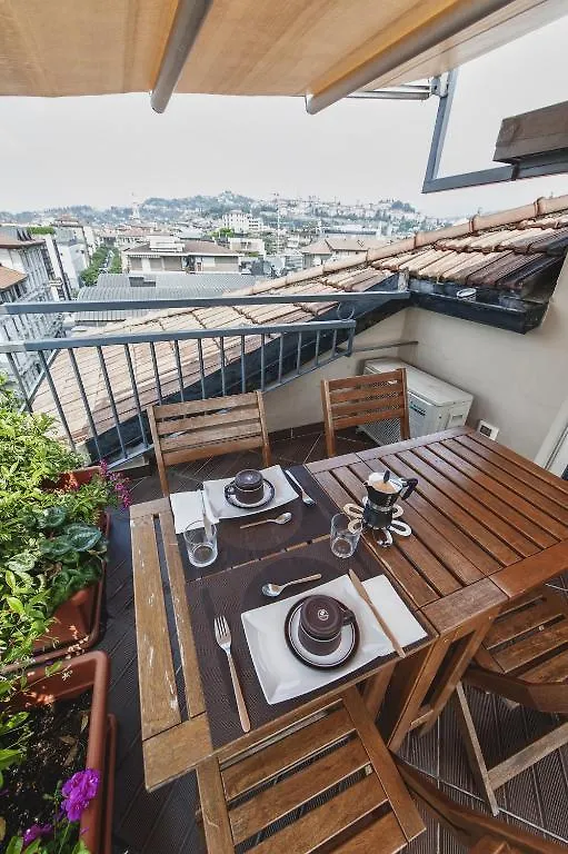 דירות ברגמו Cute & Cozy Terrace איטליה