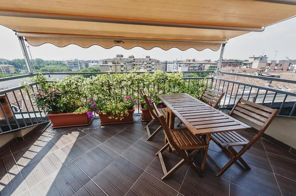 דירות ברגמו Cute & Cozy Terrace