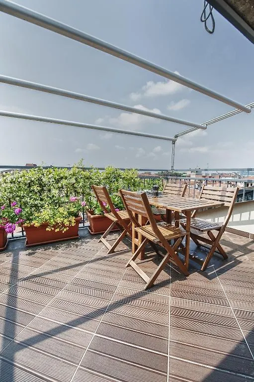 דירות ברגמו Cute & Cozy Terrace
