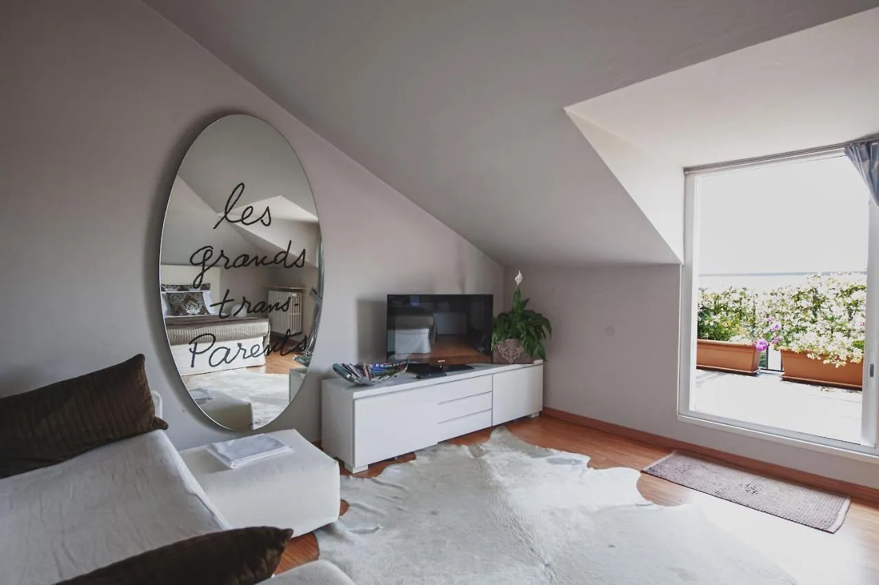 דירות ברגמו Cute & Cozy Terrace איטליה